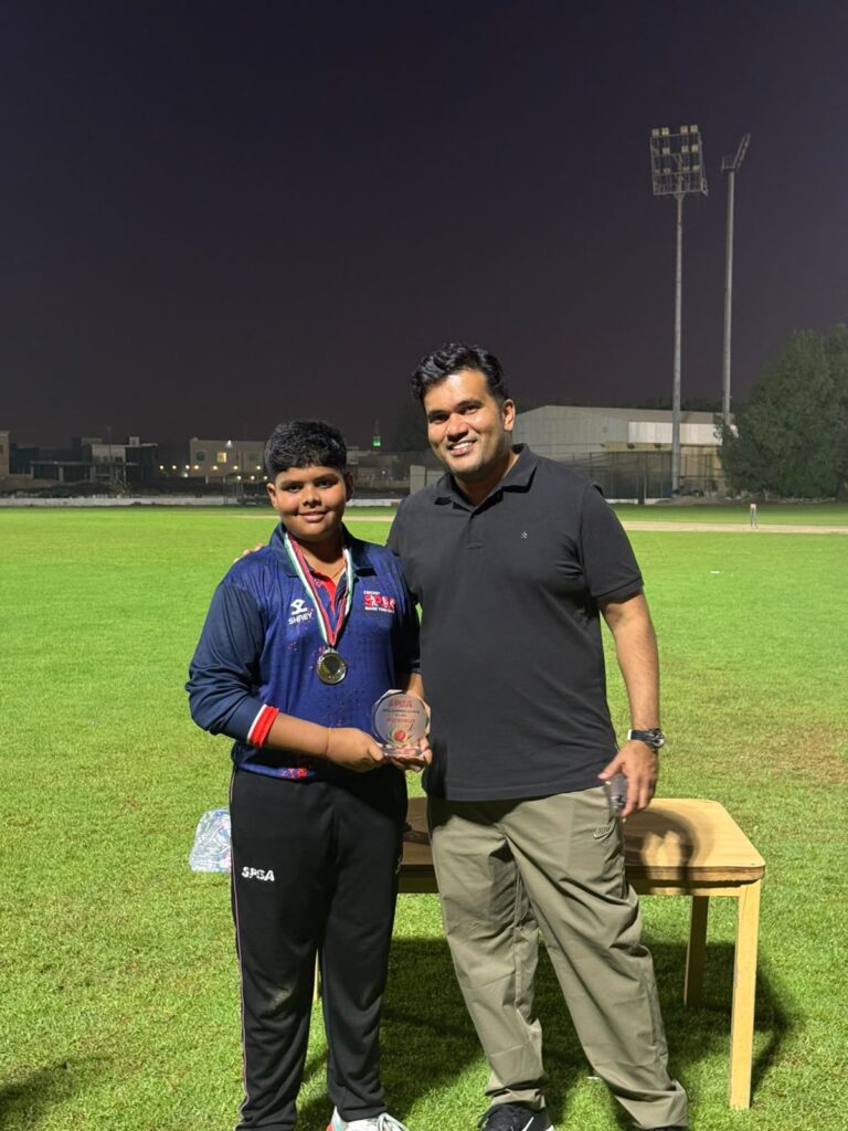 SPSA Ashes player receiving the Best Bowler award at the SPSA Summer League U12 Season 1 presentation